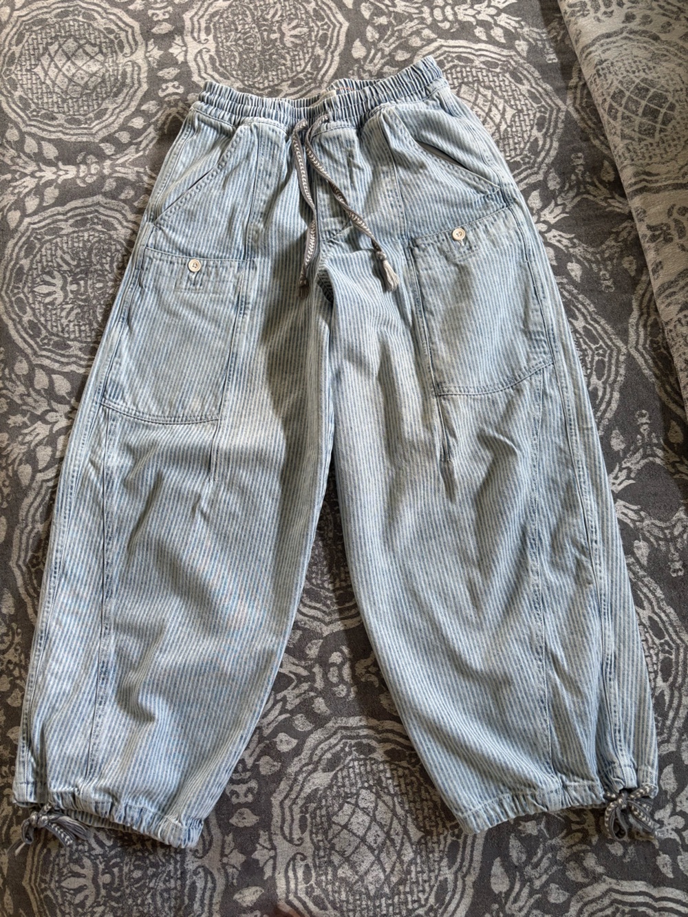 We The Free Bright Eyed Low Slung Pull On Striped Barrel Jeans XS - Picture 5 of 10